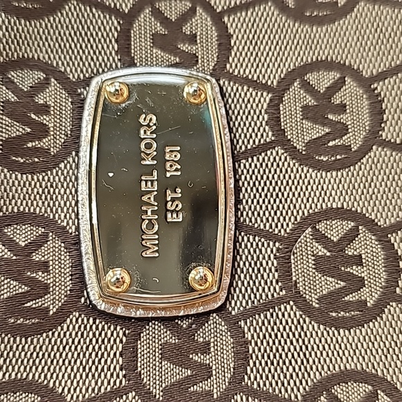Michael Kors Mini Crossbody LIKE NEW! - Picture 2 of 6